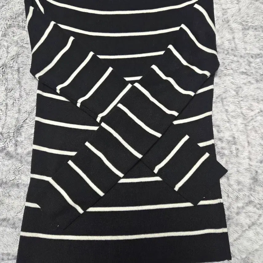 [BUNJANG] Striped Long Sleeve T-shirts Bundle Set / 스트라이프 긴팔 티셔츠 2장 일괄