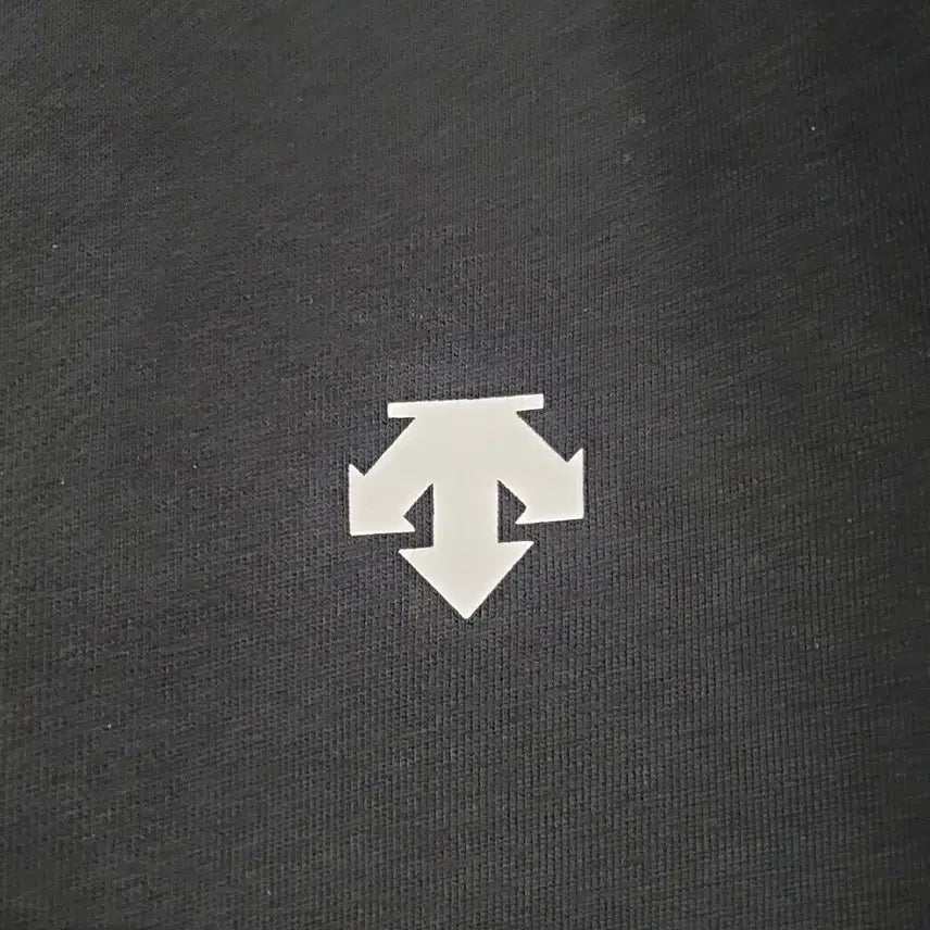 [BUNJANG] Descente Unisex Graphic Sweatshirt / (100)데상트 남여공용 그래픽 맨투맨 긴팔티셔츠 판매합니다