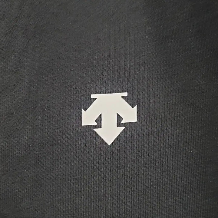 [BUNJANG] Descente Unisex Graphic Sweatshirt / (100)데상트 남여공용 그래픽 맨투맨 긴팔티셔츠 판매합니다