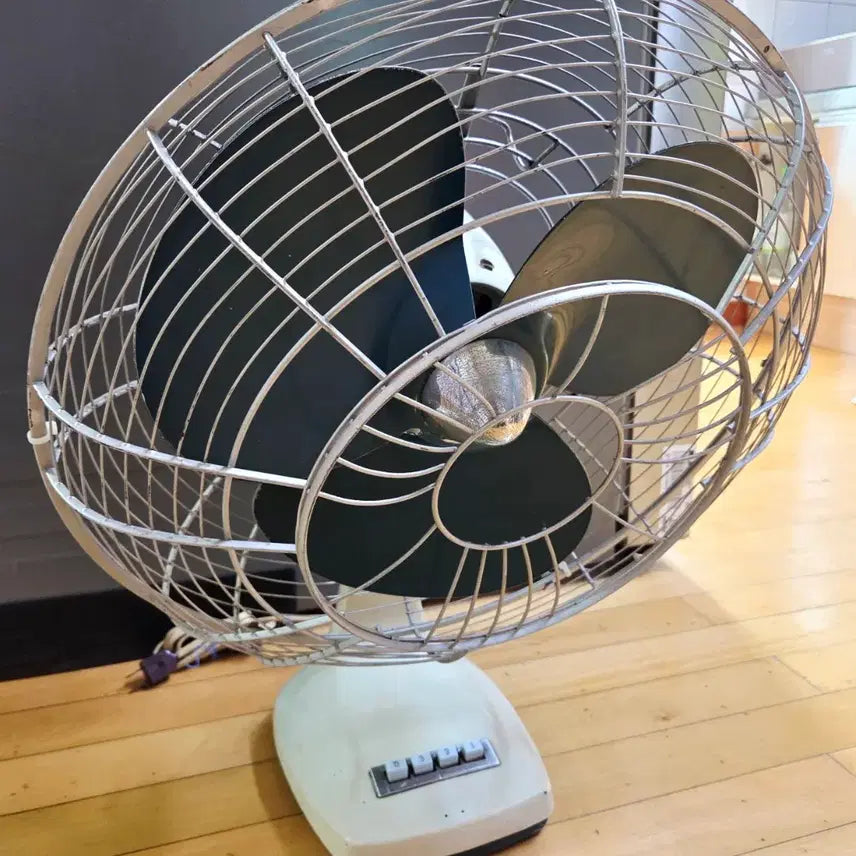 [BUNJANG] Japanese Antique Iron Fan Retro Interior Decor / 일제 골동품 철제선풍기 레트로 인테리어