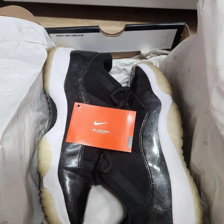 [BUNJANG] Air Jordan 11 Low "Barons" (255mm) / 조던11 로우 바론스 255