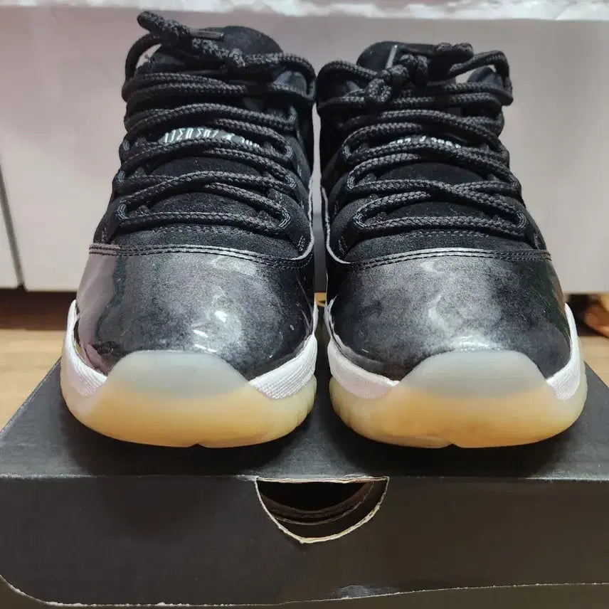 [BUNJANG] Air Jordan 11 Low "Barons" (255mm) / 조던11 로우 바론스 255