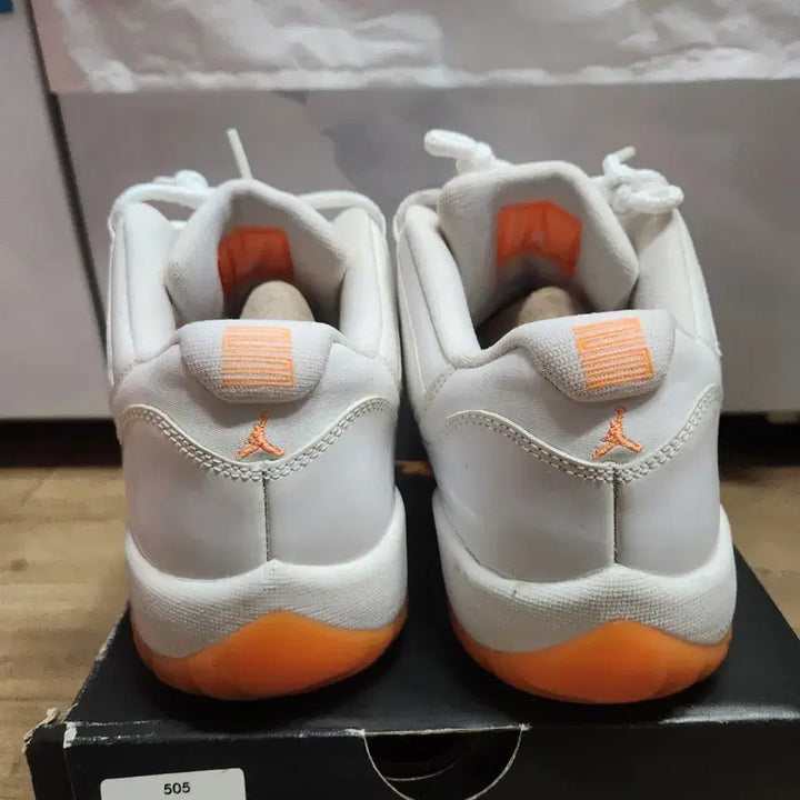 [BUNJANG] Air Jordan 11 Retro Low Bright Citrus Women&