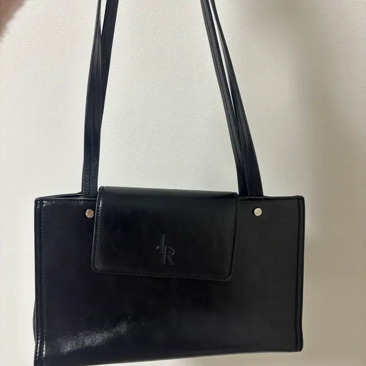 [BUNJANG] Leatherly Bolted Shoulder Bag / 레더리 볼티드 숄더백 (배송비포함)