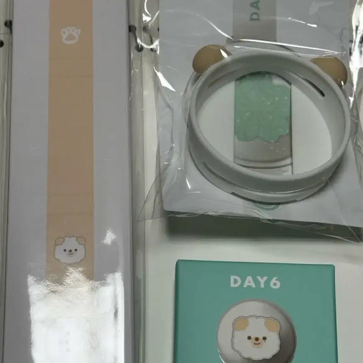 [BUNJANG] Day6 Made Watch Petit Merz Custom (Sealed) / 데이식스 마데워치 쁘띠멀즈 커스텀 (미개봉)