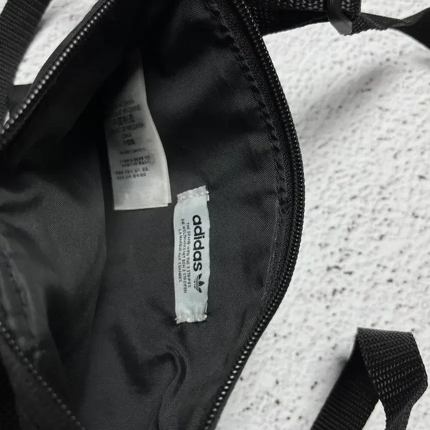 [BUNJANG] Adidas Originals Sacoche Bag / Adidas Originals Sacoche Bag