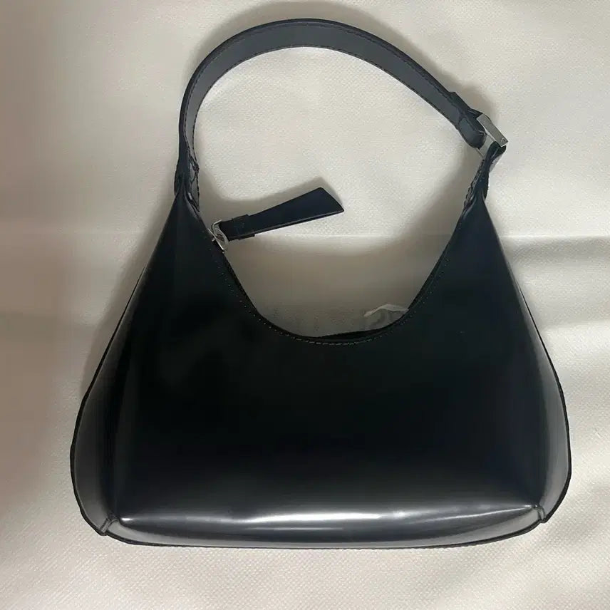 [BUNJANG] BY FAR Baby Amber Shoulder Bag Black / (정품) BY FAR 베이비 엠버 숄더 블랙