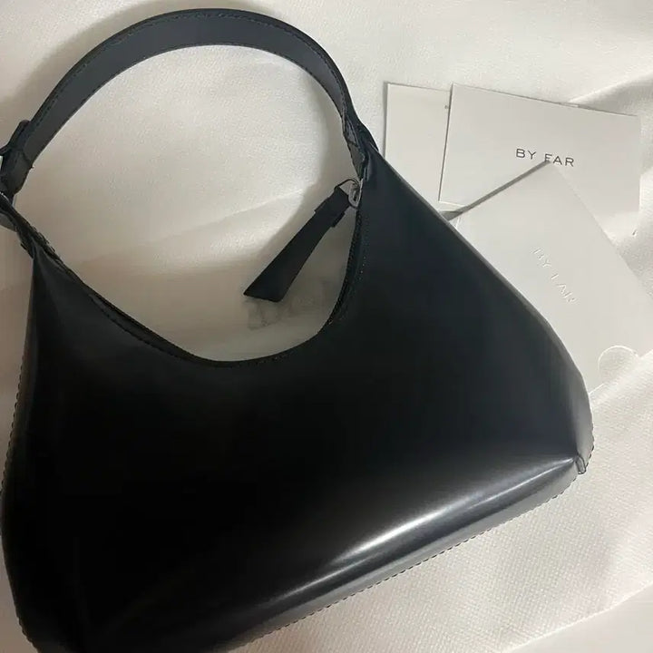 [BUNJANG] BY FAR Baby Amber Shoulder Bag Black / (정품) BY FAR 베이비 엠버 숄더 블랙