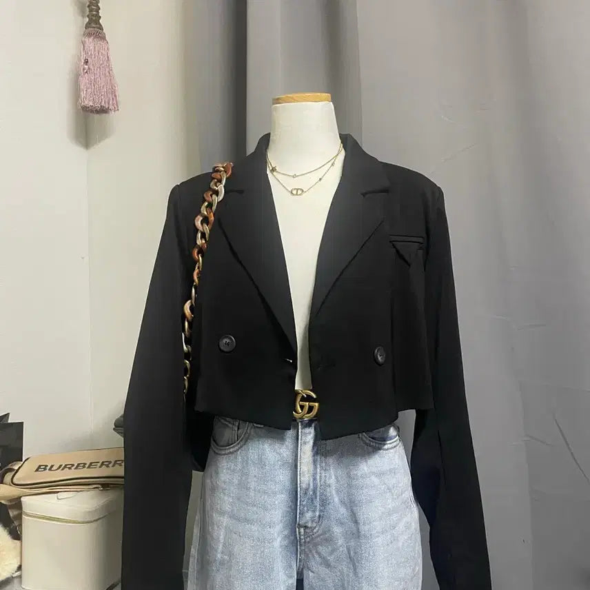 [BUNJANG] Cropped Jacket with Hankerchief Detail / 새제품) 크롭 자켓 행커치프 장식 어깨패드 자켓