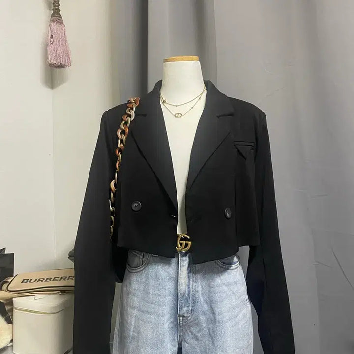 [BUNJANG] Cropped Jacket with Hankerchief Detail / 새제품) 크롭 자켓 행커치프 장식 어깨패드 자켓
