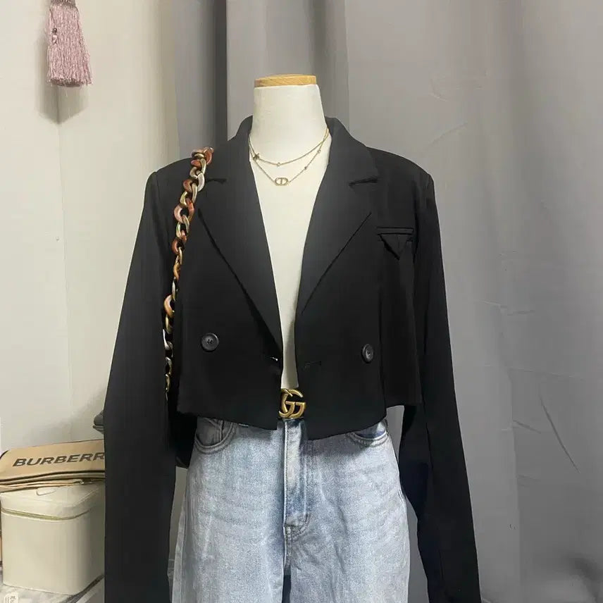 [BUNJANG] Cropped Jacket with Hankerchief Detail / 새제품) 크롭 자켓 행커치프 장식 어깨패드 자켓