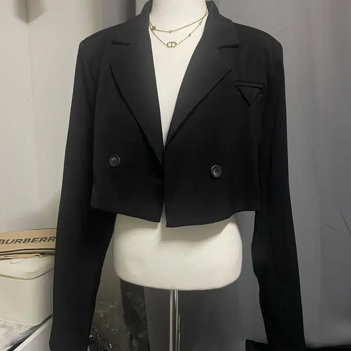 [BUNJANG] Cropped Jacket with Hankerchief Detail / 새제품) 크롭 자켓 행커치프 장식 어깨패드 자켓
