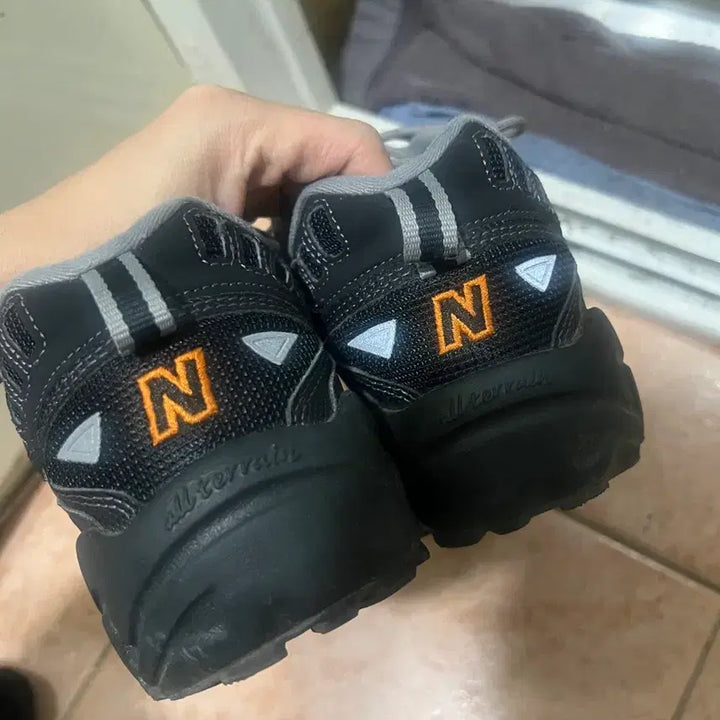 [BUNJANG] New Balance 703 Gray/Black Sneakers / 뉴발란스 703 그레이/블랙 260팝니다