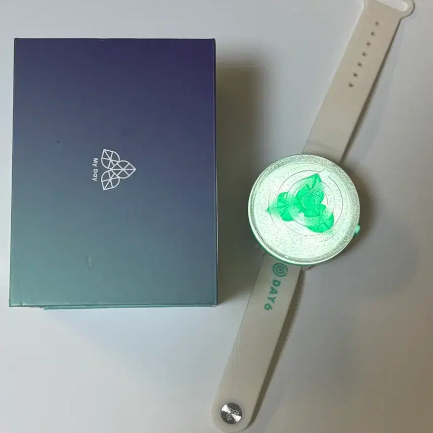 [BUNJANG] DAY6 Light Stick Ver. 2 / 마데워치2 데이식스 응원봉 구버전 마데워치 ver  2
