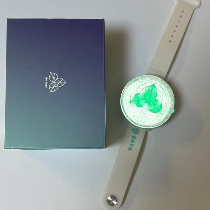 [BUNJANG] DAY6 Light Stick Ver. 2 / 마데워치2 데이식스 응원봉 구버전 마데워치 ver  2