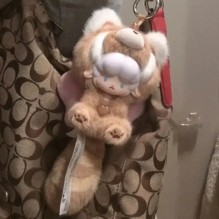 [BUNJANG] Labubu Plush Big Tail Fox Animal Keyring / 탑토이 라부부 플러시 빅테일 복슬 동물 키링 양 라쿤 시리즈 핀터레스트