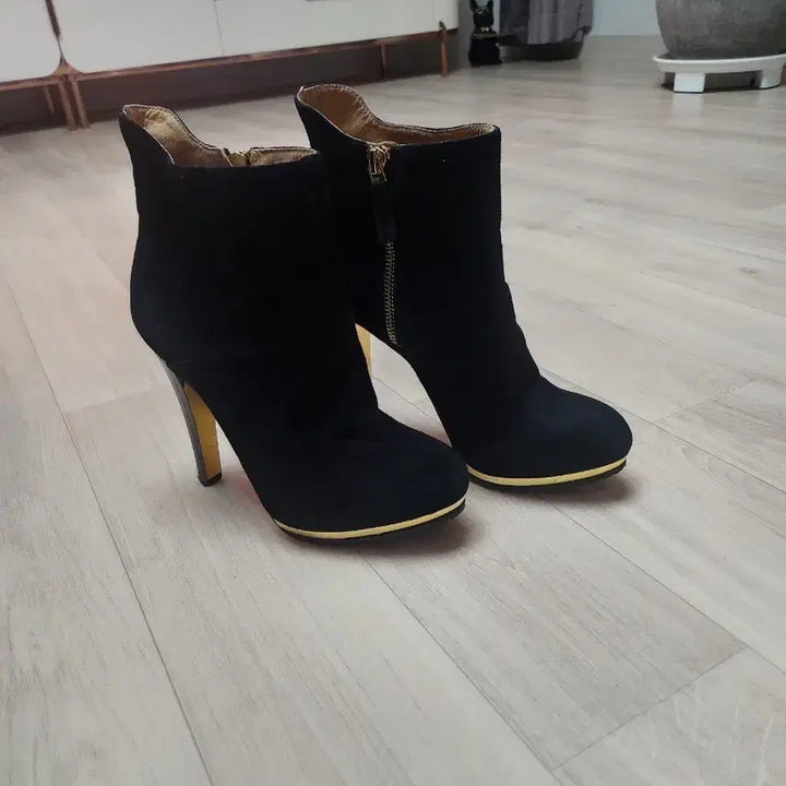 [BUNJANG] Nine West Black Suede Heel Ankle Boots / 나인웨스트 블랙 스웨이드 힐 앵클 부츠