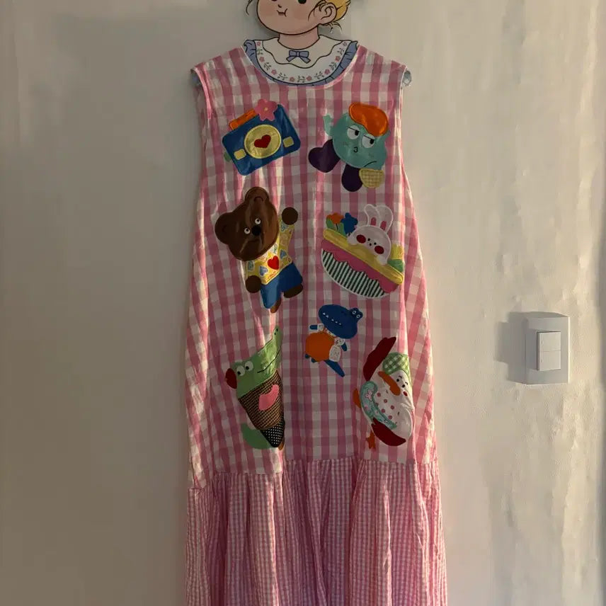 [BUNJANG] Pink Check Embroidered Long Sleeveless Dress / 귀여운 자수 핑크 체크 롱 민소매 원피스 빈티지