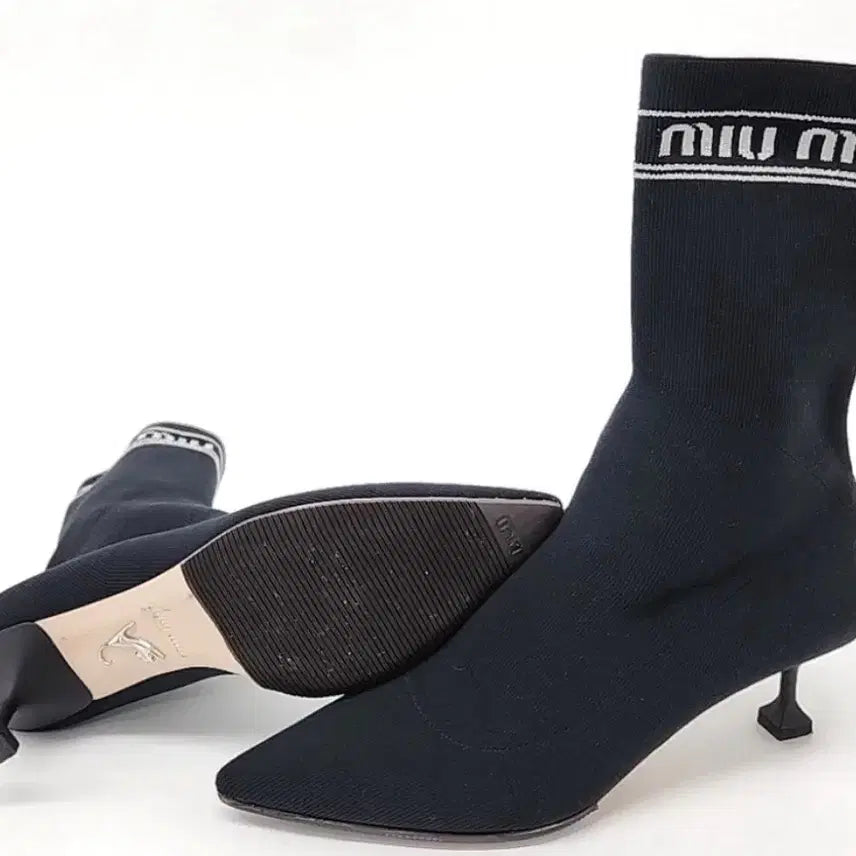 [SOLD OUT] 미우미우 로고 블랙 삭스 앵클 부츠