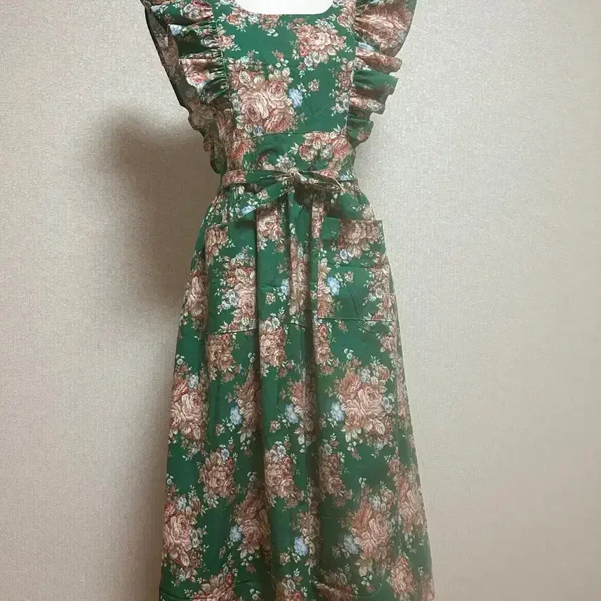 [BUNJANG] Handmade Floral Ruffle Apron / 핸드메이드 꽃무늬 왕프릴 앞치마