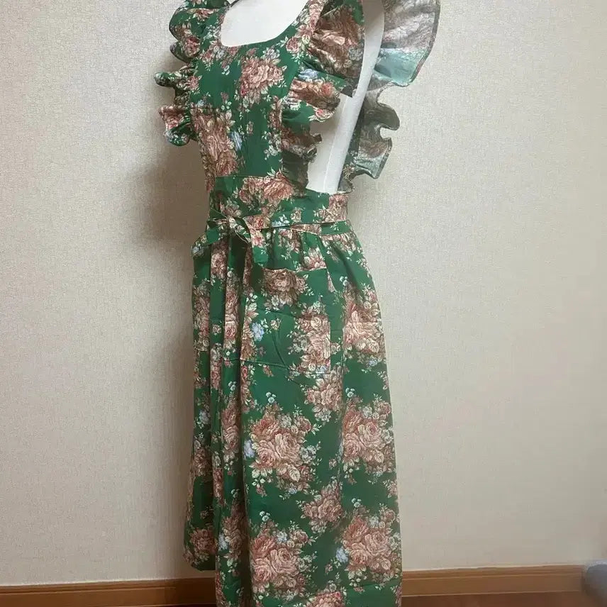 [BUNJANG] Handmade Floral Ruffle Apron / 핸드메이드 꽃무늬 왕프릴 앞치마