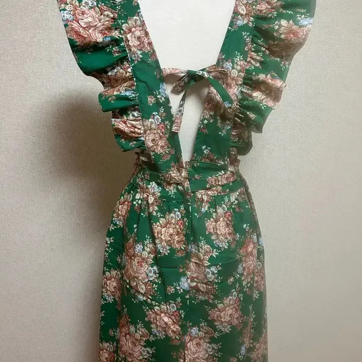 [BUNJANG] Handmade Floral Ruffle Apron / 핸드메이드 꽃무늬 왕프릴 앞치마