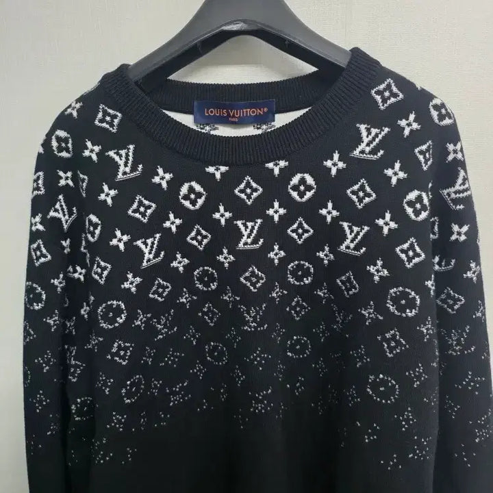 [BUNJANG] Louis Vuitton Gradient Black Knit Sweater / 루이비통 그라데이션 블랙 니트 (상태 최고)