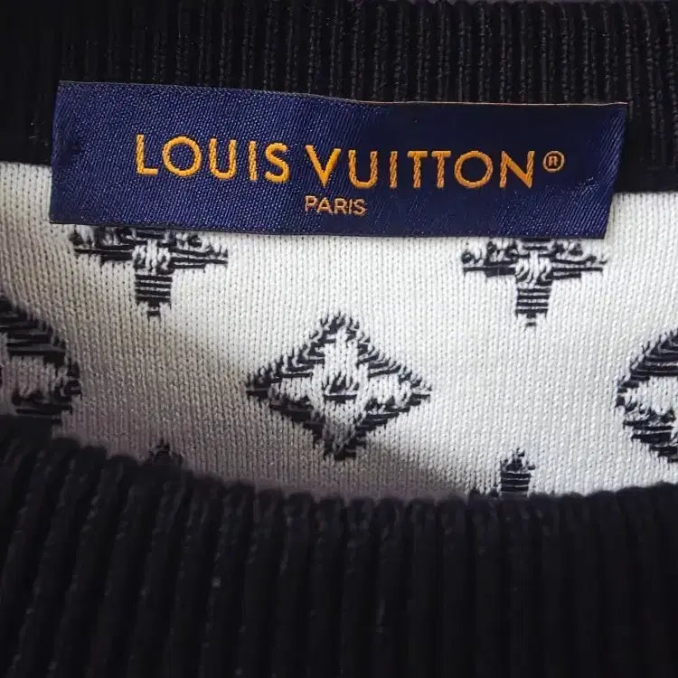 [BUNJANG] Louis Vuitton Gradient Black Knit Sweater / 루이비통 그라데이션 블랙 니트 (상태 최고)