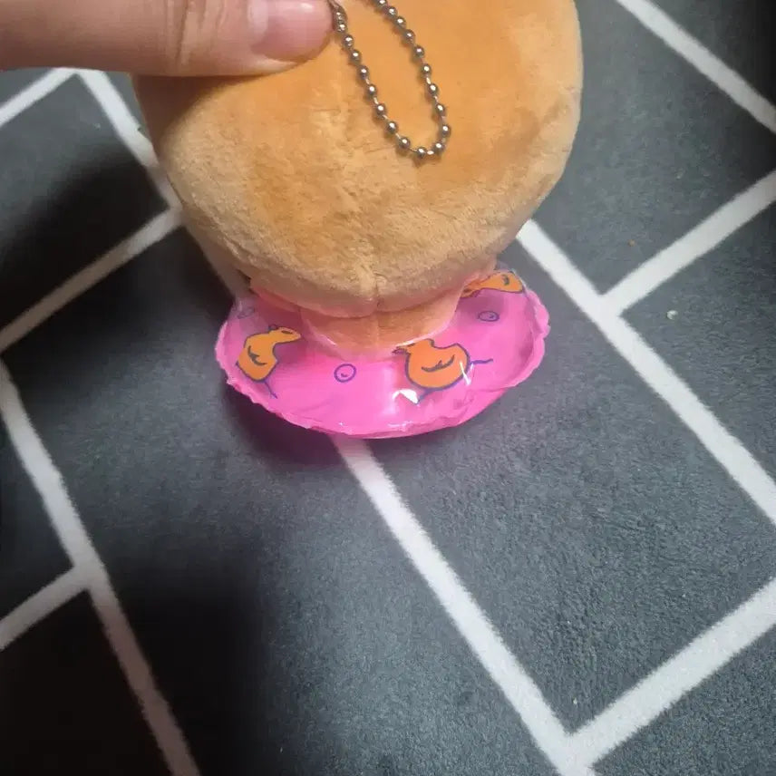 [BUNJANG] Hello Kitty Tanning Kitty Keychain / 헬로키티 태닝 키티 뽑기인형 키링