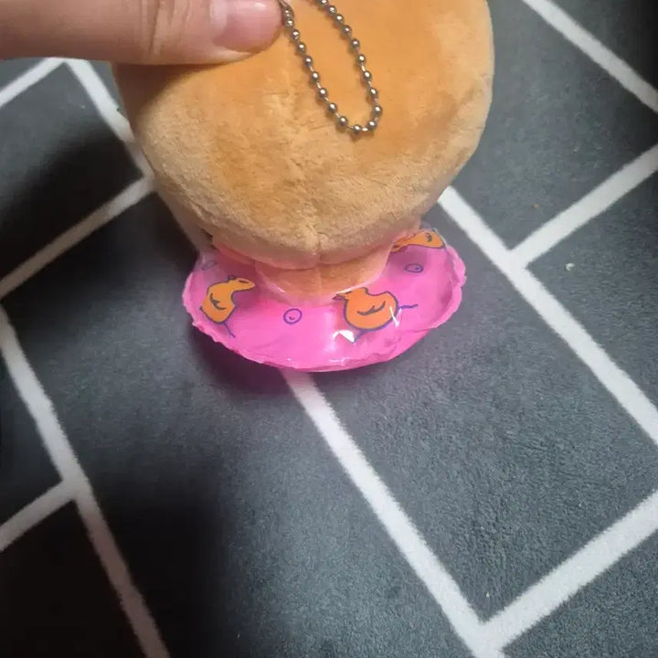 [BUNJANG] Hello Kitty Tanning Kitty Keychain / 헬로키티 태닝 키티 뽑기인형 키링