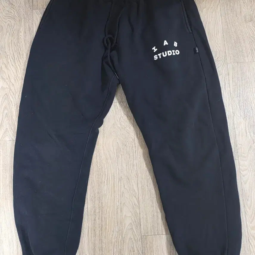 [BUNJANG] IAB STUDIO 21ss Sweatpants Navy / 택포)아이앱 스튜디오 스웨트팬츠 네이비 - 21ss