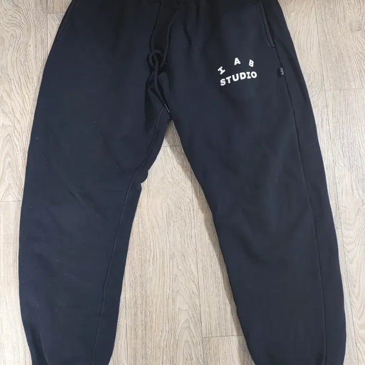 [BUNJANG] IAB STUDIO 21ss Sweatpants Navy / 택포)아이앱 스튜디오 스웨트팬츠 네이비 - 21ss