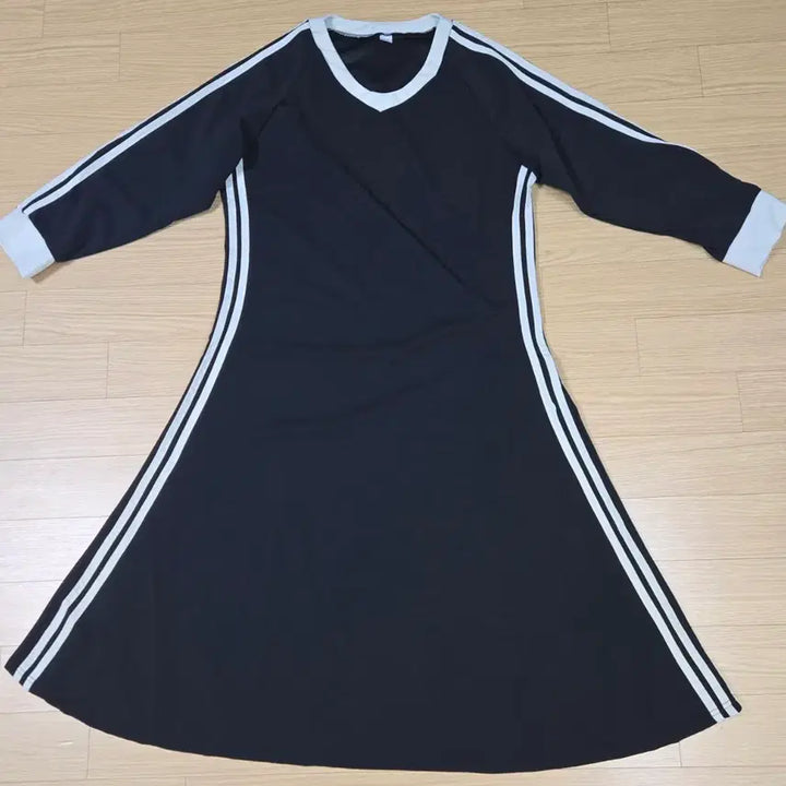 [BUNJANG] V-Neck Color Block Slim Dress / 브이넥 배색 슬림 원피스(44-55)