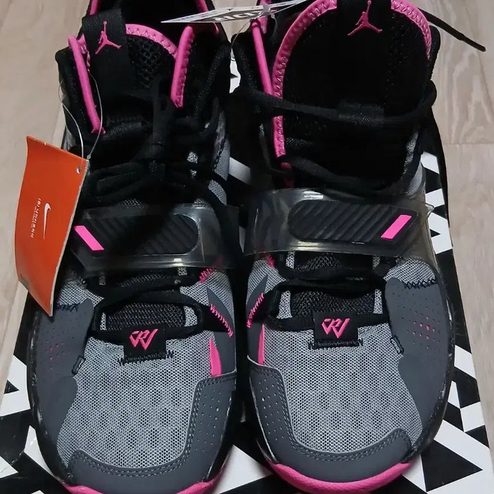 [BUNJANG] Nike Why Not Zer0.3 Heartbeat Limited Edition Sneakers / (새제품) 나이키 와이낫제로3 하트비트 한정판 295mm