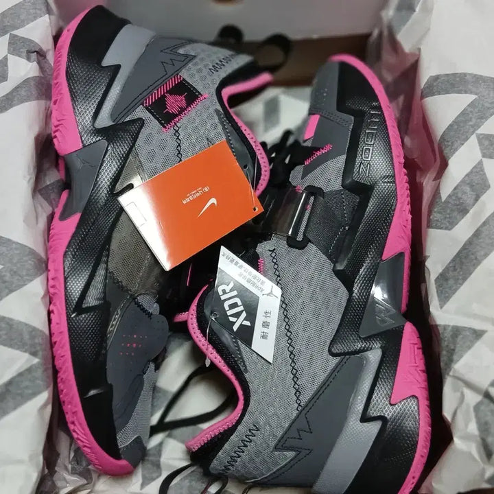 [BUNJANG] Nike Why Not Zer0.3 Heartbeat Limited Edition Sneakers / (새제품) 나이키 와이낫제로3 하트비트 한정판 295mm