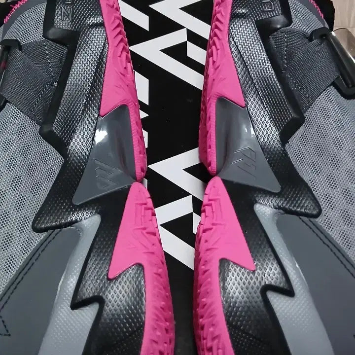 [BUNJANG] Nike Why Not Zer0.3 Heartbeat Limited Edition Sneakers / (새제품) 나이키 와이낫제로3 하트비트 한정판 295mm