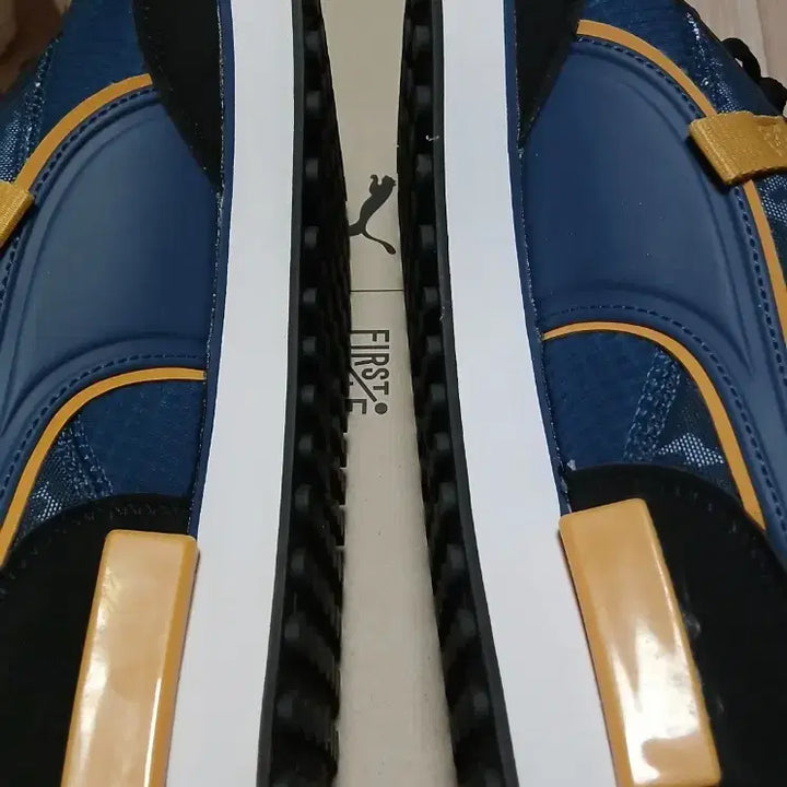 [SOLD OUT] (새제품) 푸마 퓨쳐라이더 300mm 한정판