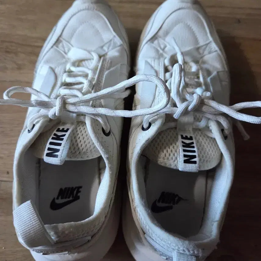 [BUNJANG] Nike White Sneakers / 나이키 화이트 운동화