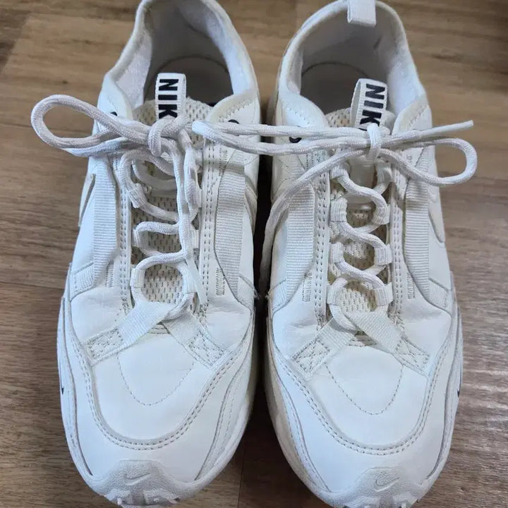 [BUNJANG] Nike White Sneakers / 나이키 화이트 운동화