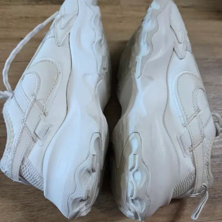 [BUNJANG] Nike White Sneakers / 나이키 화이트 운동화