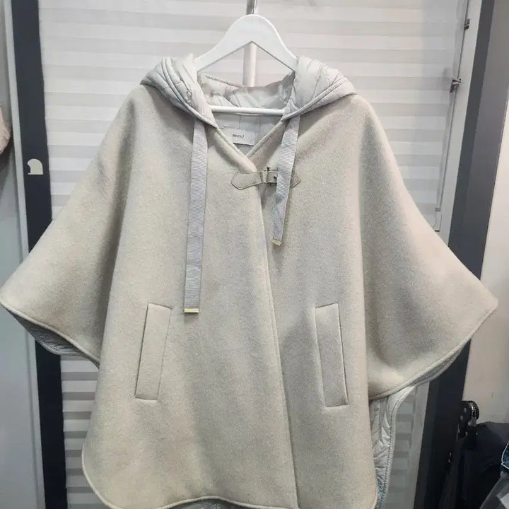 [BUNJANG] Mary J Cape Coat / 메리제이 케이프형 코트