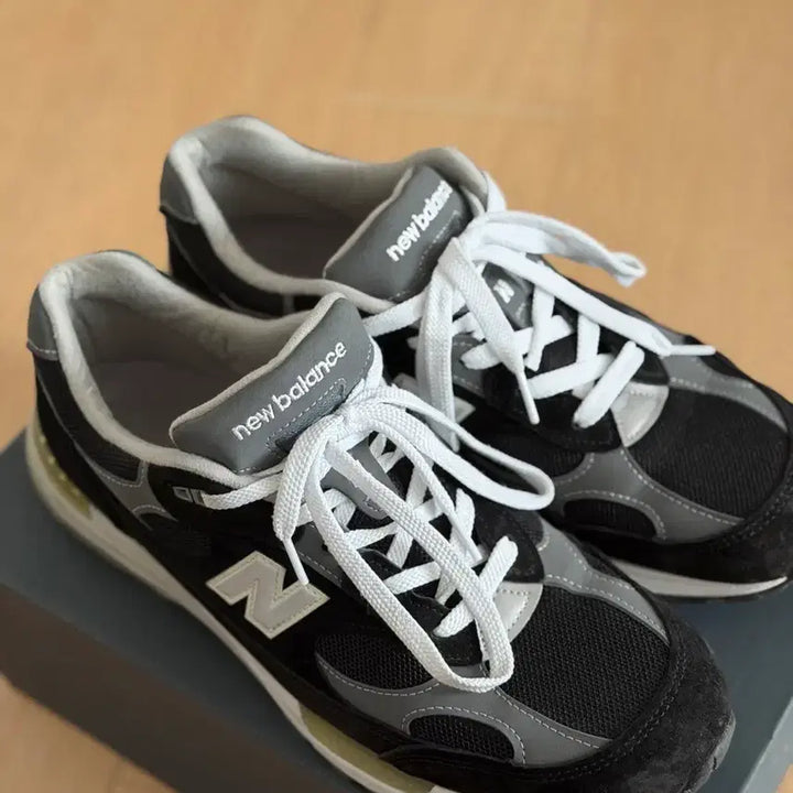 [BUNJANG] New Balance 992 Black/Gray Sneakers / 뉴발란스 992 블랙/그레이 290mm