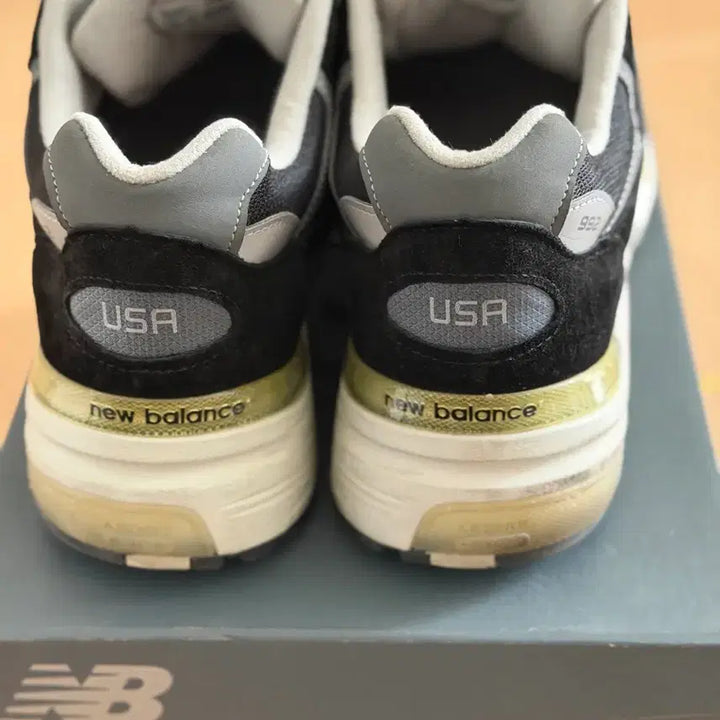 [BUNJANG] New Balance 992 Black/Gray Sneakers / 뉴발란스 992 블랙/그레이 290mm