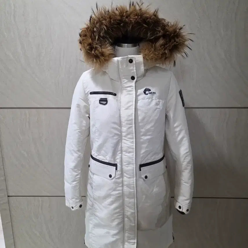 [BUNJANG] Nepa White Raccoon Fur Goose Down Long Padding Jacket (Size 85) / 네파 화이트 라쿤퍼 구스 롱패딩 85사이즈 (핏예쁨) 55~55반
