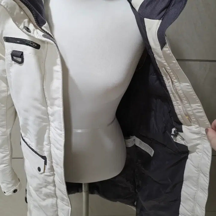 [BUNJANG] Nepa White Raccoon Fur Goose Down Long Padding Jacket (Size 85) / 네파 화이트 라쿤퍼 구스 롱패딩 85사이즈 (핏예쁨) 55~55반