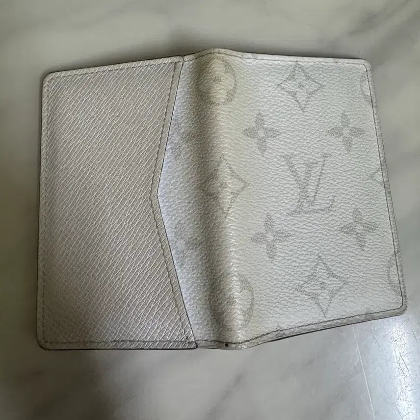 [BUNJANG] Louis Vuitton Organizer / 루이비통 오거나이저 화이트