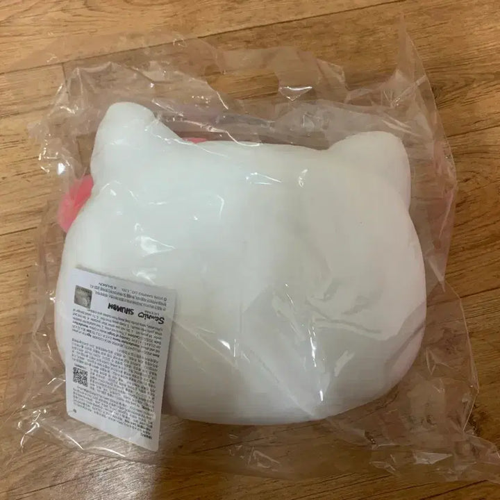 [SOLD OUT] 헬로키티x지수 콜라보 리버스 목베개
