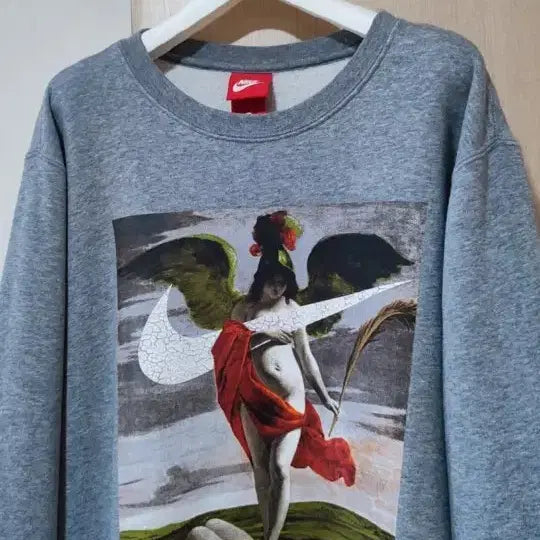 [BUNJANG] Nike Swoosh Printed Sweatshirt Gray 95 / 나이키 스우시 프린팅 맨투맨 티셔츠 그레이95