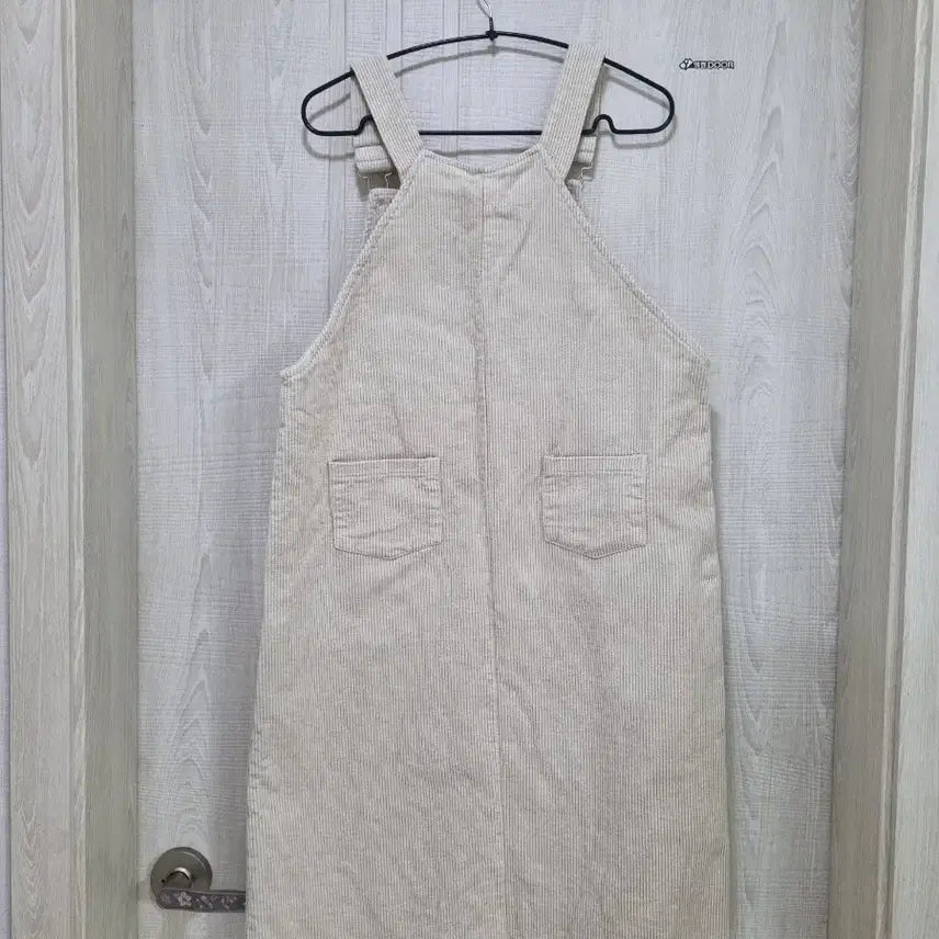 [SOLD OUT] 핫핑 코듀로이 골덴 멜빵 원피스 아이보리 사이즈1