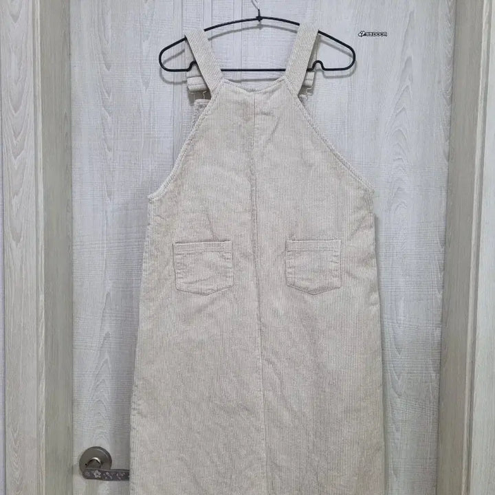 [SOLD OUT] 핫핑 코듀로이 골덴 멜빵 원피스 아이보리 사이즈1